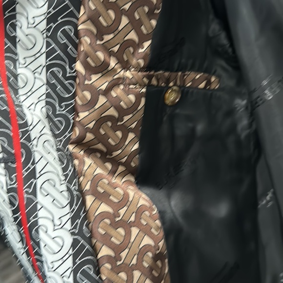 Burberry coat - Picture 12 of 13
